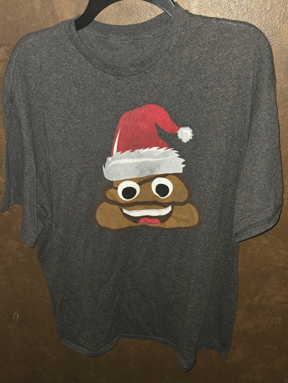 Men's Dark Gray Holiday Graphic Tee - Santa Hat Poo Emoji